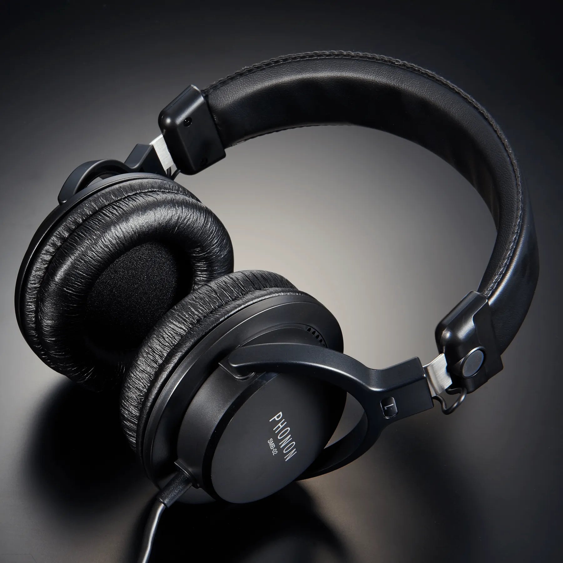 SMB-02 Subtonic Monitor Basic Headphones. PHONON. High sound quality. Professional headphones.