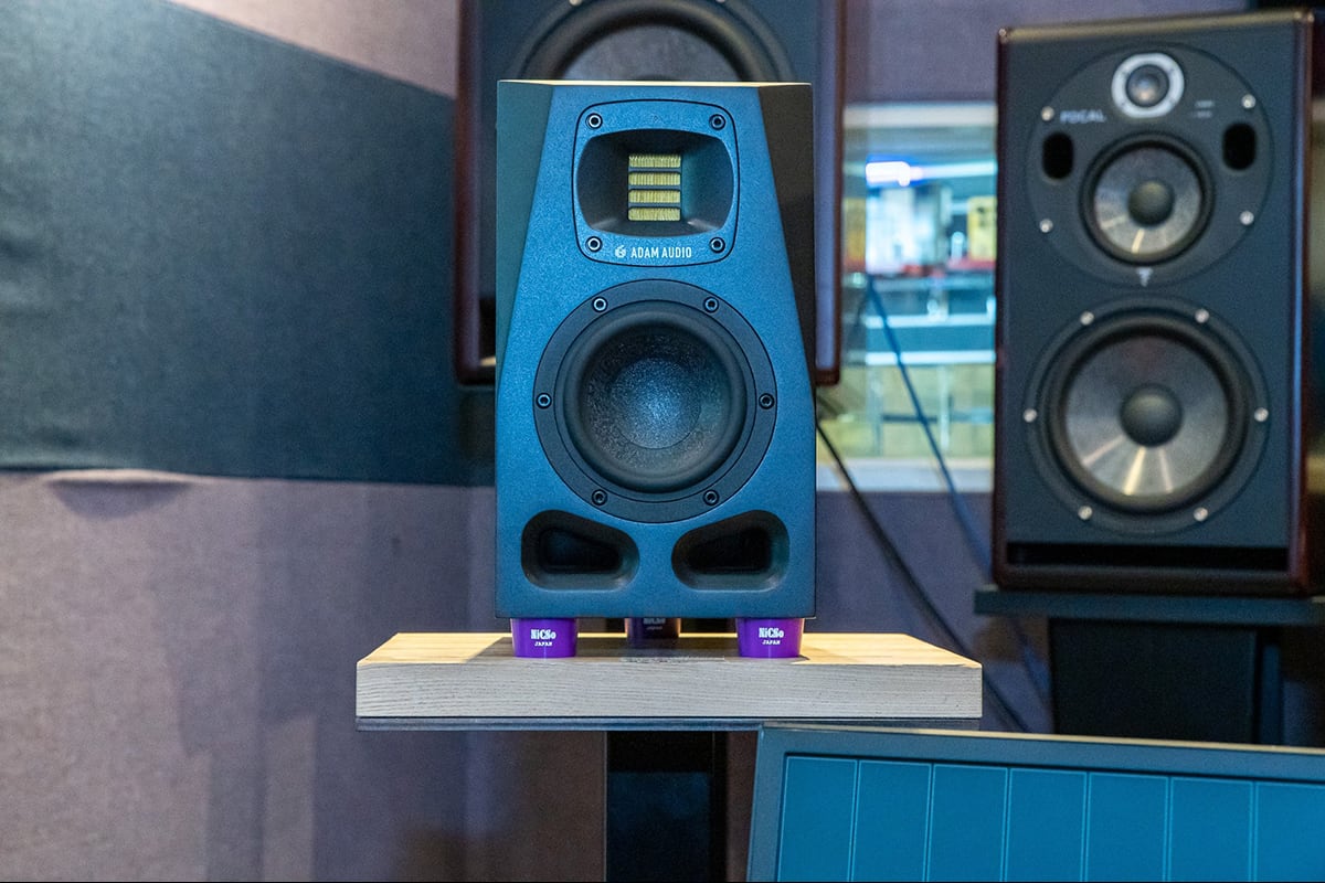 BUREEN is sound isolation feet. Made of formulated polyurethane gel. Reducing vibration transmission to zero.