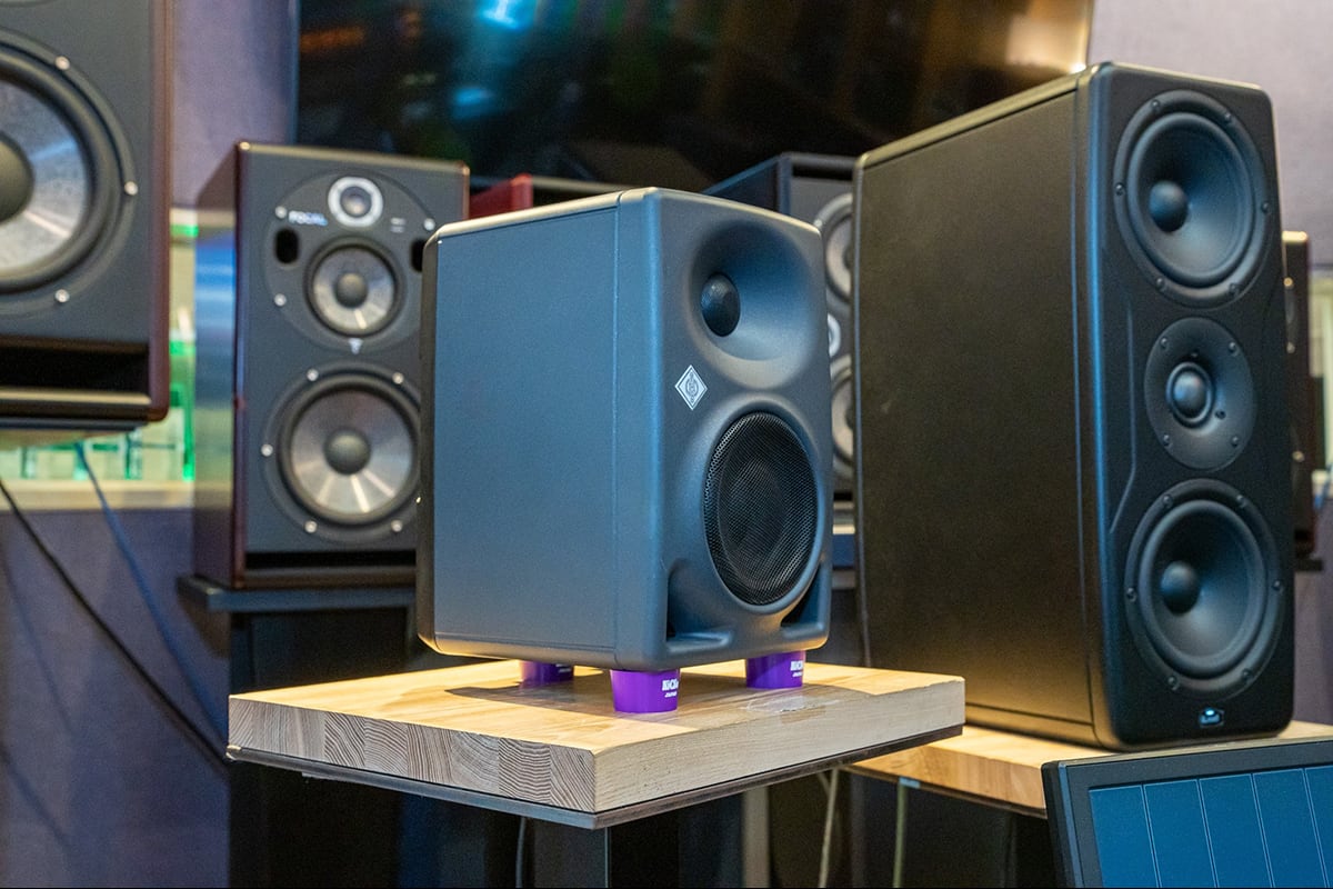 BUREEN is sound isolation feet. Made of formulated polyurethane gel. Reducing vibration transmission to zero.