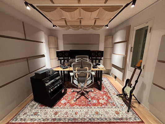Control Room Acoustic Treatment Example: SHOJI STYLE + Waecho Acoustics WALL & CONNER